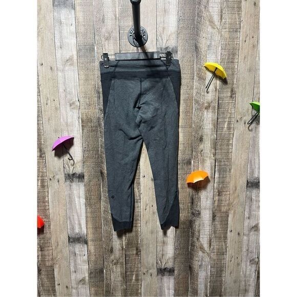 Lululemon Womens Size 4 Refine Crop Joggers Heathered Black Mid Rise Pull On - Picture 3 of 5